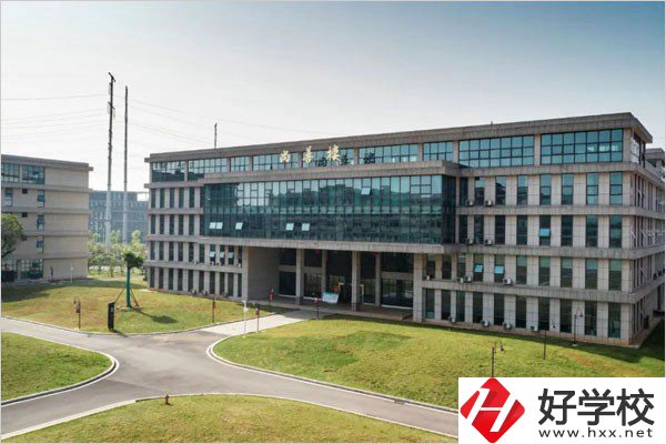 湖南合格的中職學(xué)校有什么標(biāo)準(zhǔn)？有什么中職推薦？