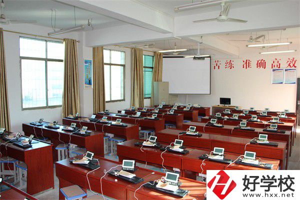 婁底可以學(xué)電商的中職有哪些？辦學(xué)條件怎么樣？