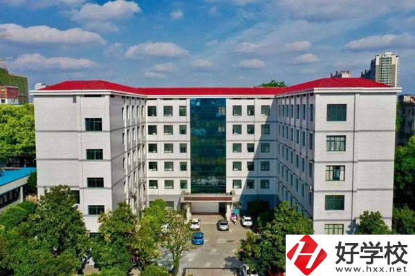 耒陽有師范學(xué)校嗎？師范專業(yè)好就業(yè)嗎？