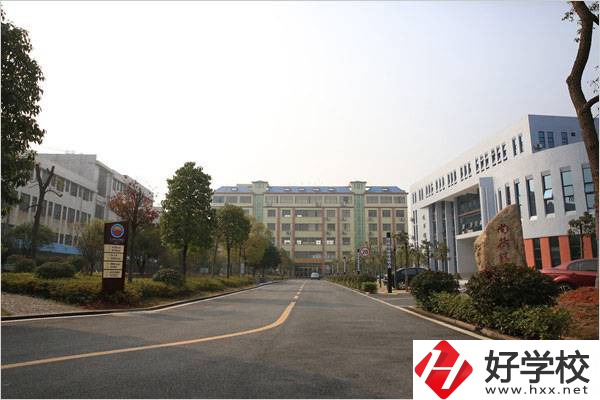資興市職業(yè)技術(shù)學(xué)校值得報考嗎？有什么專業(yè)可以學(xué)？