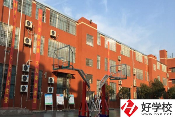 長(zhǎng)沙市英藍(lán)中等職業(yè)學(xué)校怎么樣？收費(fèi)標(biāo)準(zhǔn)如何？