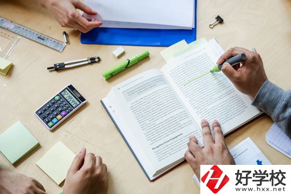 女生在衡陽讀衛(wèi)校怎么樣？有前途嗎？