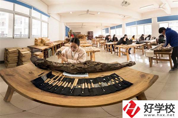 湘西有學(xué)習(xí)中西面點的學(xué)校嗎？專業(yè)好就業(yè)嗎？