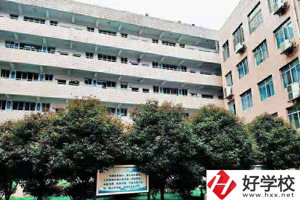 岳陽市網絡工程職業(yè)學院教學樓