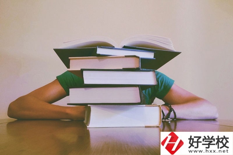 如何選擇一個(gè)適合自己的懷化中專學(xué)校？