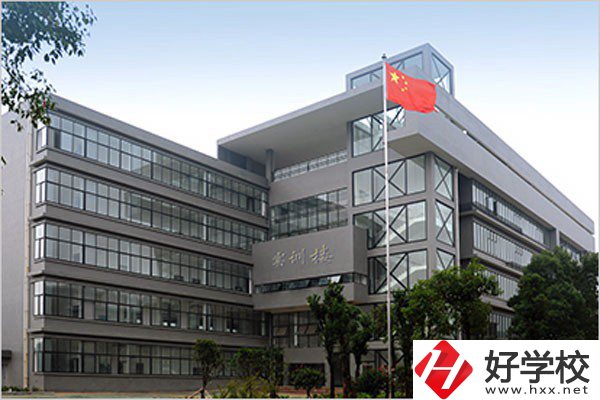 在湘潭，有哪些技校是公辦的？