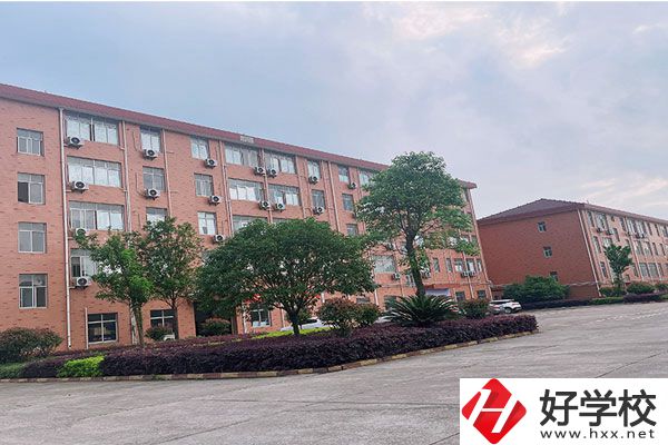 湖南華航鐵路科技技工學(xué)校有什么優(yōu)勢(shì)？值得報(bào)考嗎？