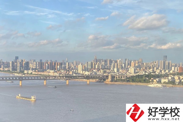 株洲海事職業(yè)學校的船舶水手與機工專業(yè)怎么樣？