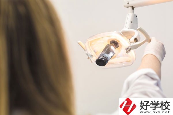 核工業(yè)衛(wèi)生學(xué)校護(hù)理專業(yè)值得學(xué)嗎？有沒有前途？