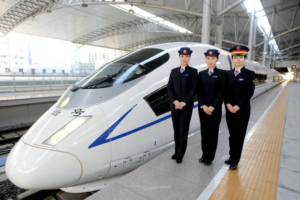 初中生選擇高鐵乘務(wù)專業(yè)好嗎？