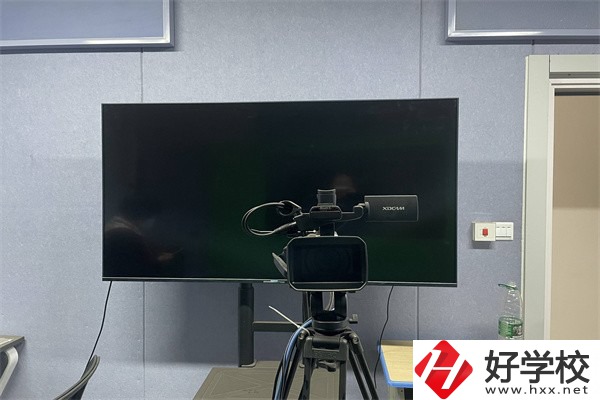 株洲英泰職校是中專(zhuān)嗎？學(xué)費(fèi)需要多少？