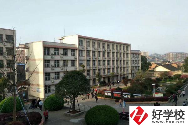湖南有學(xué)服裝設(shè)計與工藝專業(yè)的職校嗎？就業(yè)情況如何？