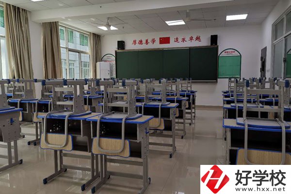 想在長(zhǎng)沙學(xué)美容美體專(zhuān)業(yè)，推薦這所學(xué)校