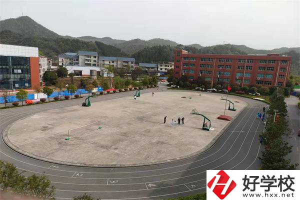 懷化洪江市有哪些中專(zhuān)學(xué)校？有什么辦學(xué)特色？
