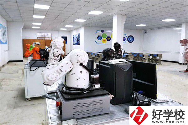 長沙民辦重點(diǎn)中專有哪些？收費(fèi)如何？