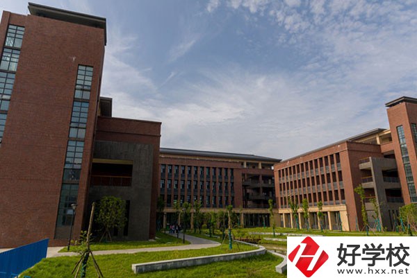 常德有哪些外語中職學(xué)校？開設(shè)有什么專業(yè)？