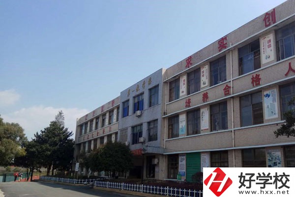 東安縣職業(yè)中專學(xué)校好不好？宿舍怎么樣？
