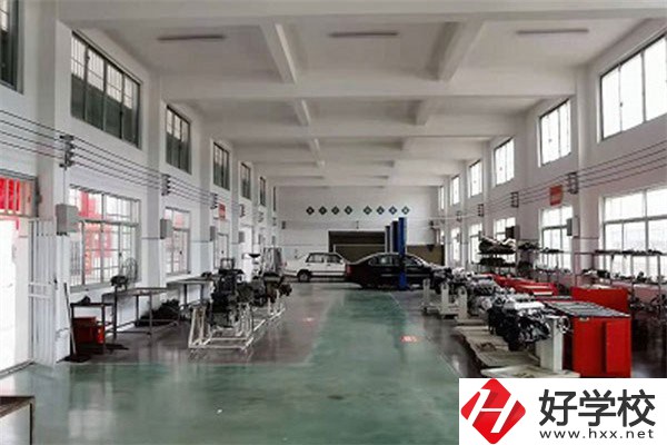 婁底市最好的公辦中專是哪所？有什么辦學特色？