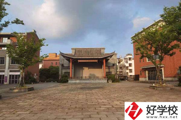 長沙科技工程學(xué)校辦學(xué)怎么樣？學(xué)校就業(yè)有保障嗎？