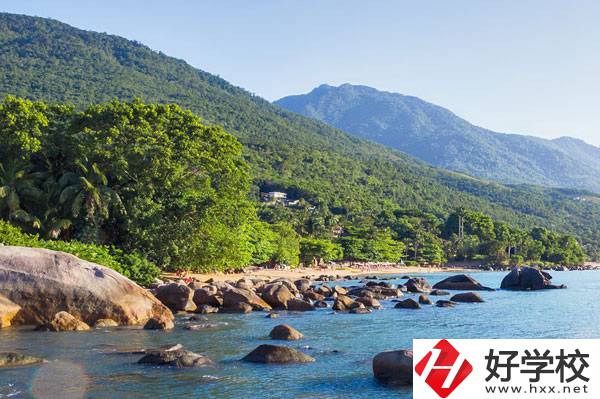想在益陽(yáng)學(xué)護(hù)理專(zhuān)業(yè)，有什么合適的學(xué)校？