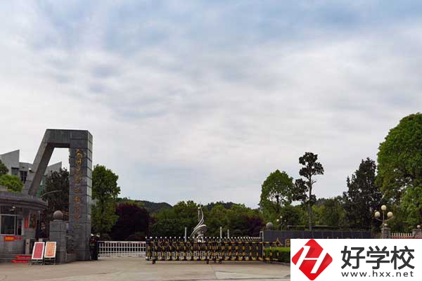 在懷化市會同縣有哪些中專學(xué)校？具體開設(shè)了什么專業(yè)？
