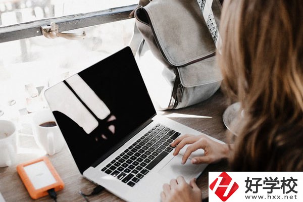 懷化市商貿(mào)經(jīng)濟(jì)管理學(xué)校好不好？宿舍怎么樣？