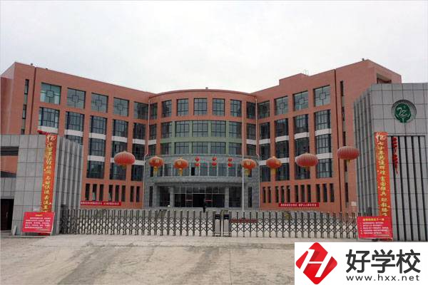 湘西花垣縣有中專學(xué)校嗎？學(xué)校怎么樣？