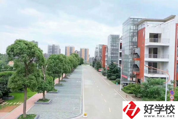 長(zhǎng)沙南方職業(yè)學(xué)院環(huán)境怎么樣？學(xué)校好不好？