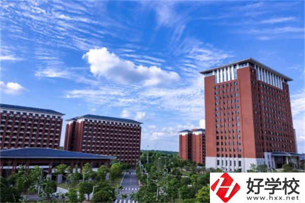 長沙音樂表演專業(yè)比較好的中職有哪些？學(xué)費貴嗎？