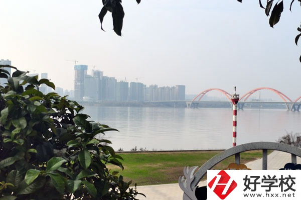 武岡市藍(lán)深職業(yè)技術(shù)學(xué)校怎么樣？就業(yè)前景如何？
