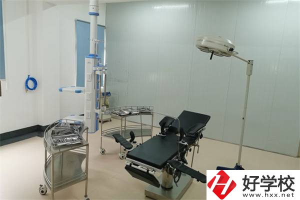 衡陽市瀟湘衛(wèi)生中等專業(yè)學校實訓(xùn)室
