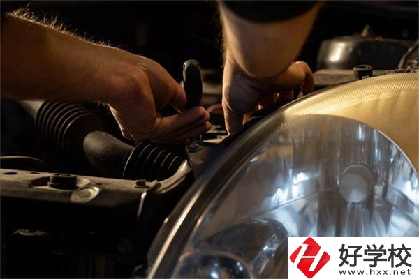 長(zhǎng)沙中職學(xué)校有什么熱門(mén)專業(yè)？哪些適合女生學(xué)習(xí)？