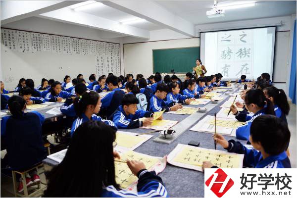 婁底幼兒師范高等?？茖W(xué)校實訓(xùn)室