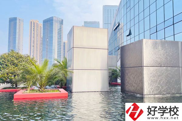 初中畢業(yè)想在邵陽讀中專，有什么好學校？