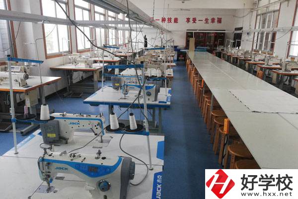 安鄉(xiāng)縣職業(yè)中專開設了哪些熱門專業(yè)？