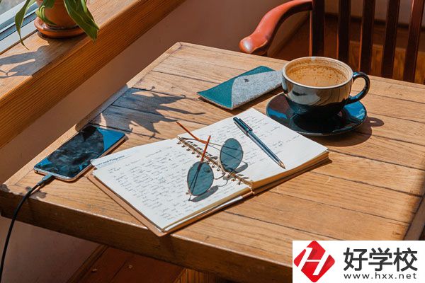 在永州什么學(xué)?？梢宰x學(xué)幼師專業(yè)？女生多嗎？