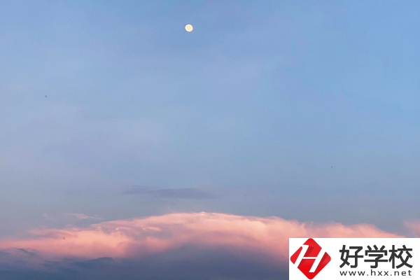 南縣創(chuàng)意職業(yè)技術(shù)學校有什么推薦專業(yè)？