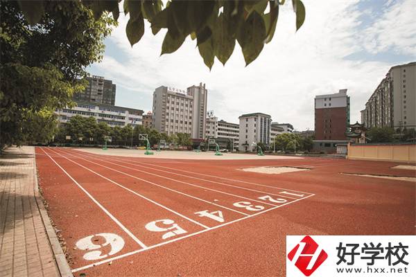 衡陽(yáng)市信息網(wǎng)絡(luò)工程學(xué)校是公辦還是民辦？學(xué)費(fèi)是多少？