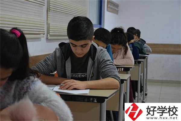 在湖南就讀中專限制戶籍嗎？上中專好不好？