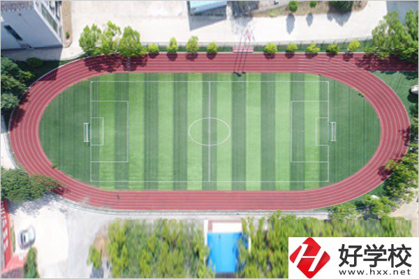 湘潭鐵路工程學(xué)校是?？茊幔坑袥]有官網(wǎng)？