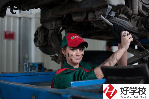 湖南省經(jīng)濟(jì)貿(mào)易職業(yè)中專學(xué)校汽車維修值得學(xué)嗎？
