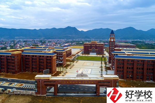 湘北職業(yè)中專學校是公辦的還是民辦的？在哪里？