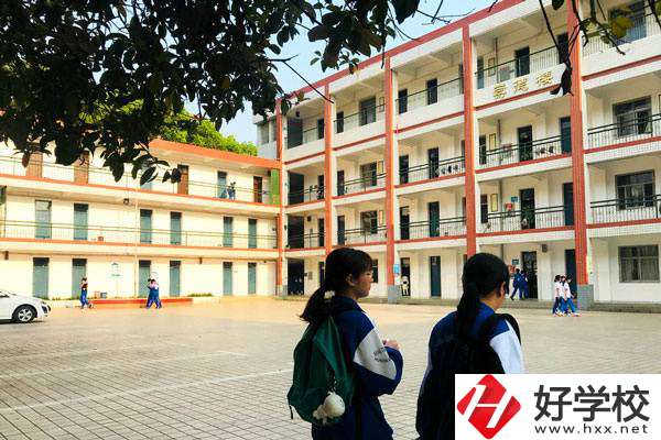 長(zhǎng)沙市有哪些中專學(xué)校？它們學(xué)費(fèi)貴不貴？