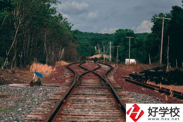 衡陽市雁峰區(qū)有哪些職業(yè)中專？環(huán)境好不好？