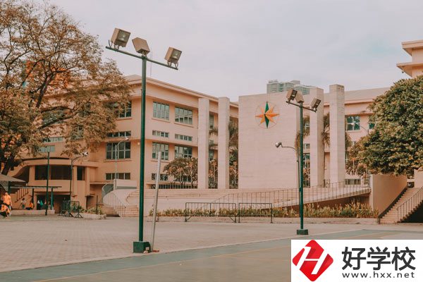 湖南懷化商業(yè)學校環(huán)境好不好？宿舍怎么樣？