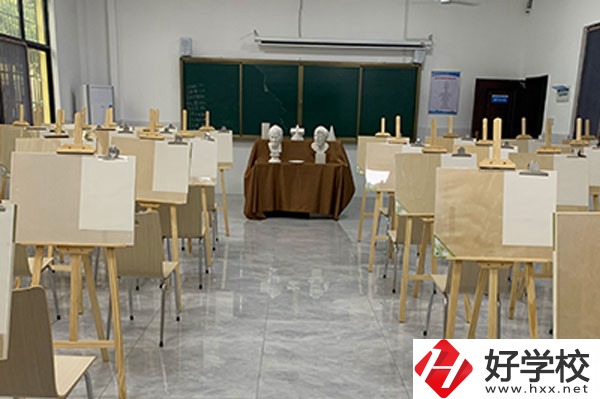 衡陽市鐵路運(yùn)輸職業(yè)學(xué)校專業(yè)有哪些，有哪些辦學(xué)特色？