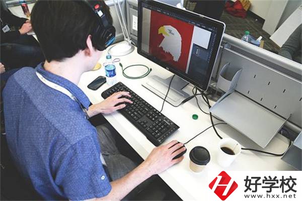 湖南初中生讀職校學(xué)什么專業(yè)比較好？哪個(gè)專業(yè)好考公？