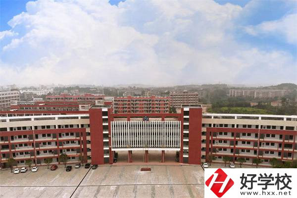 藍(lán)山縣職業(yè)中等專業(yè)學(xué)校是公辦學(xué)校嗎？有什么專業(yè)？