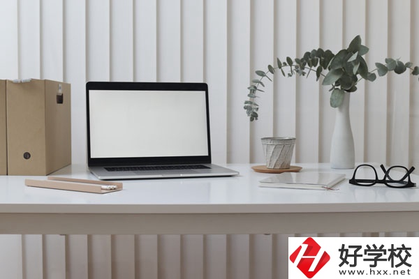 永州第二技工學(xué)校怎么樣？學(xué)校是公辦的嗎？