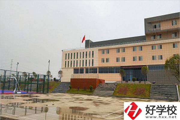 婁底市環(huán)宇中等職業(yè)技術學校在哪里？辦學條件怎么樣？